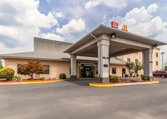 Econo Lodge Inn & Suites