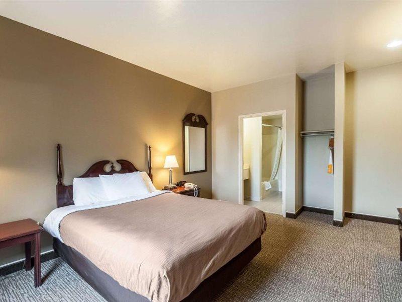 Hotel Econo &