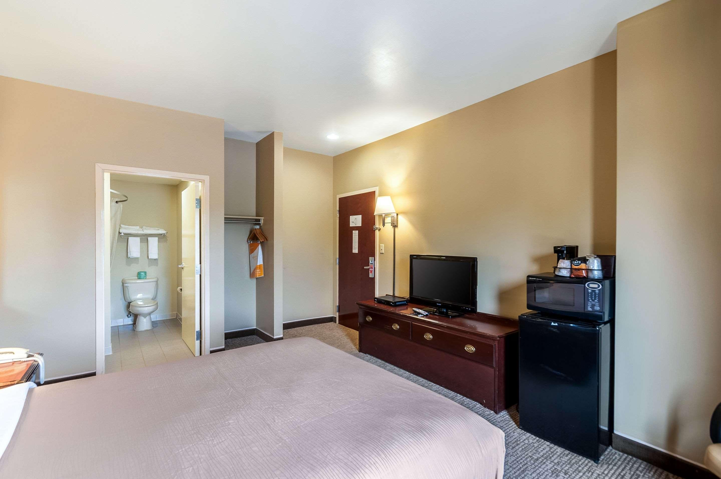 Econo & Hotel *