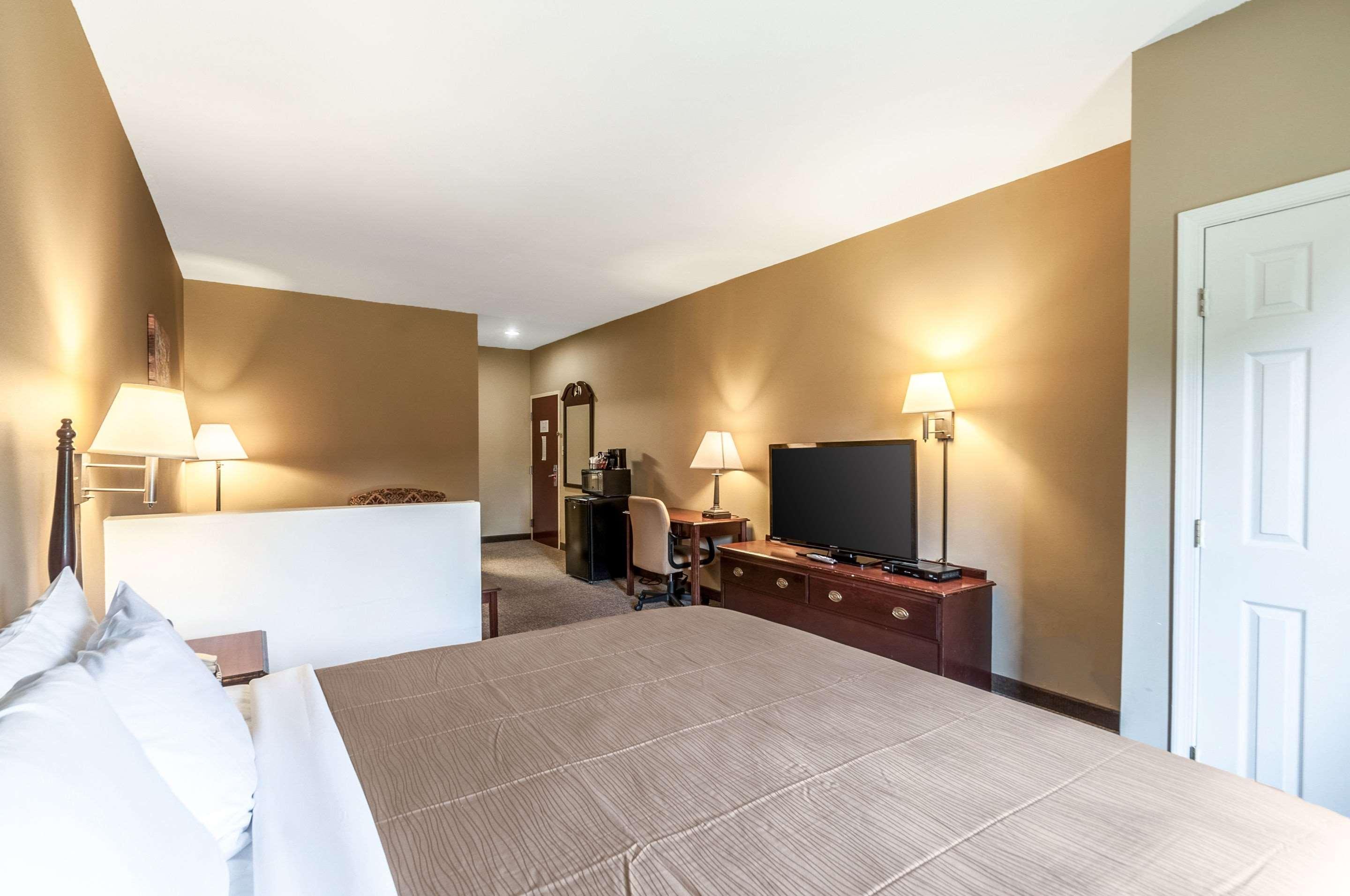 Econo & Hotel