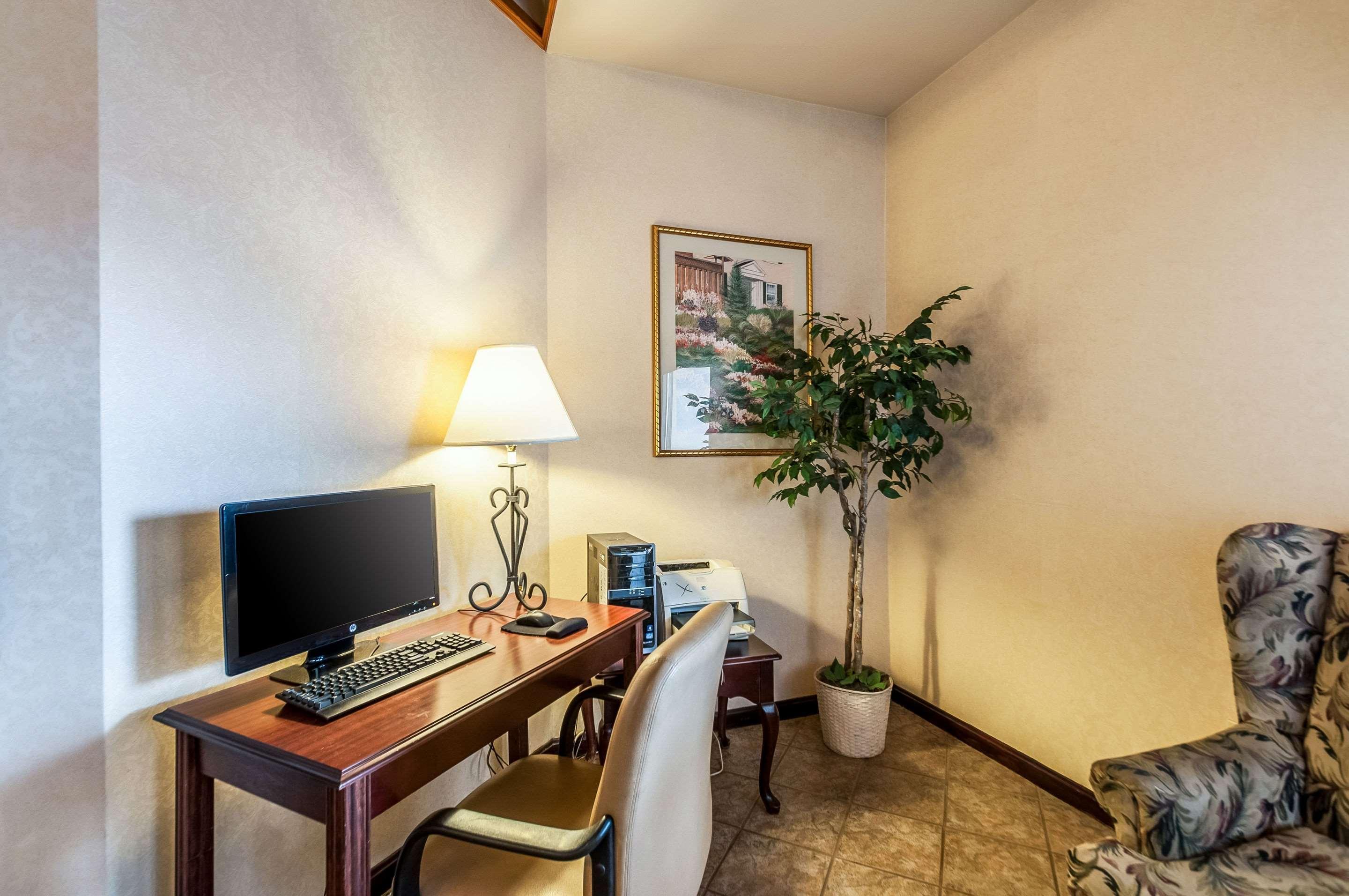Hotel Econo & *