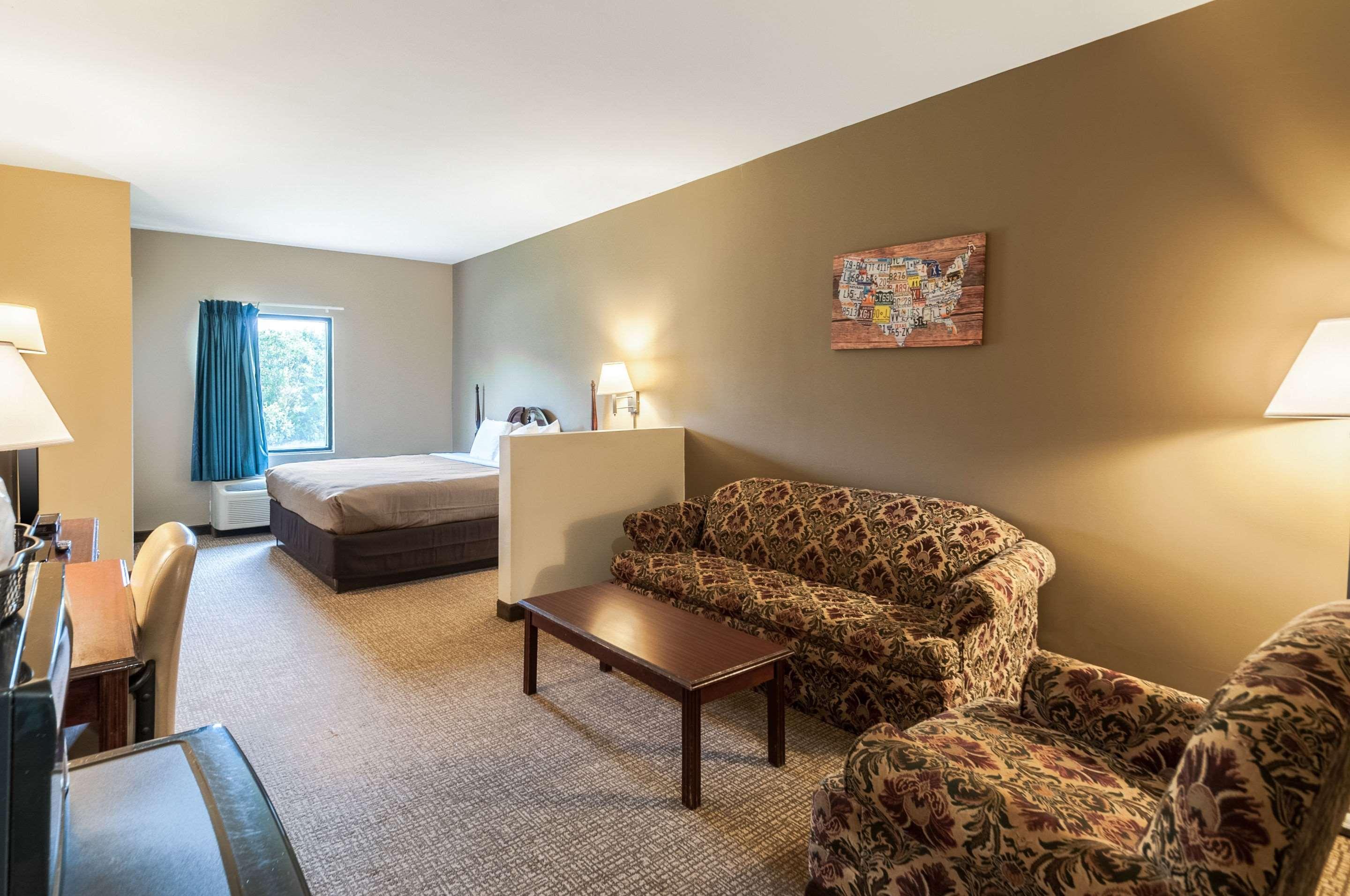 Econo & Hotel