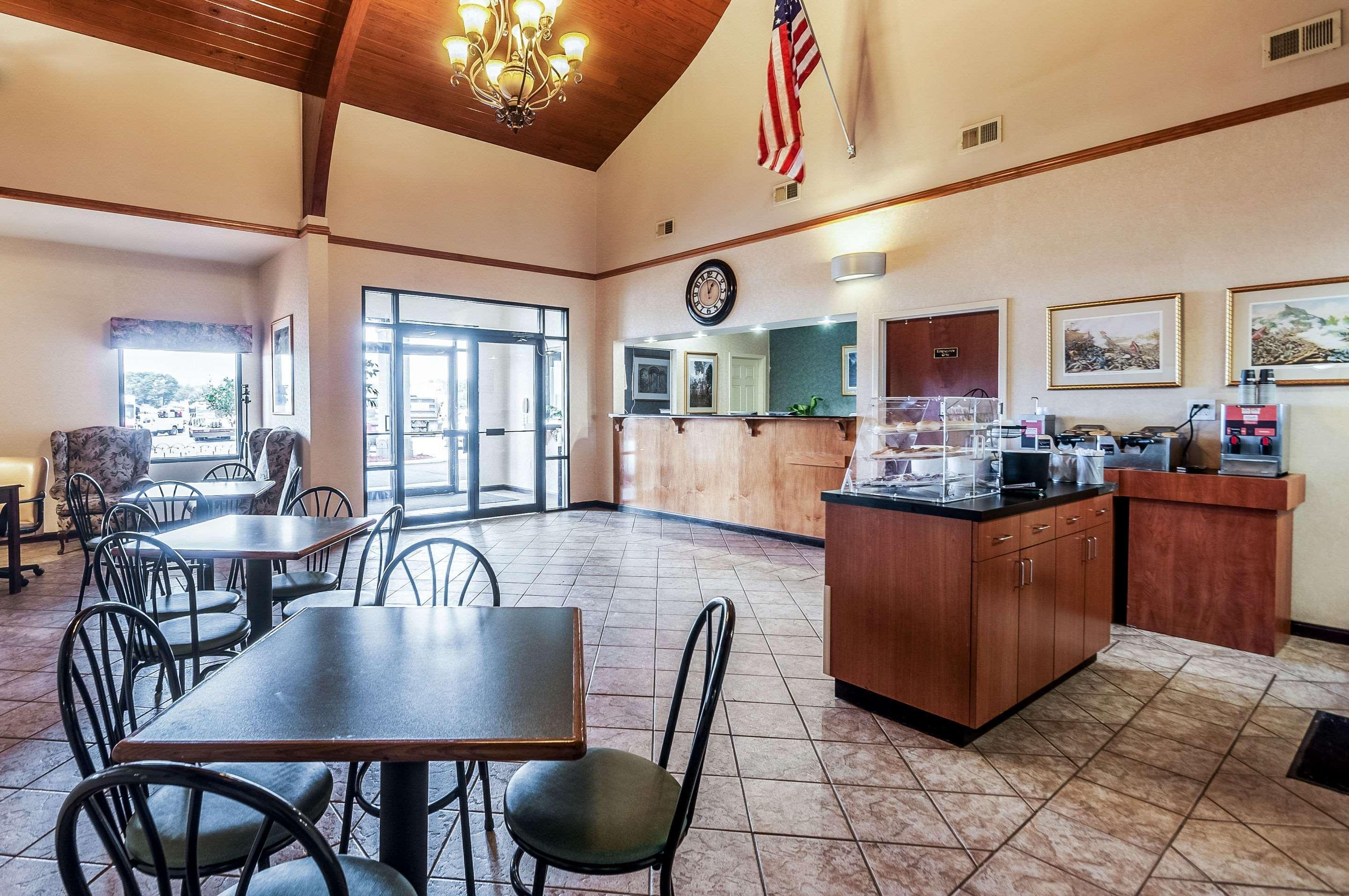 Hotel Econo & Middletown